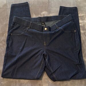 HUE Women's Deep Indigo Jeggings